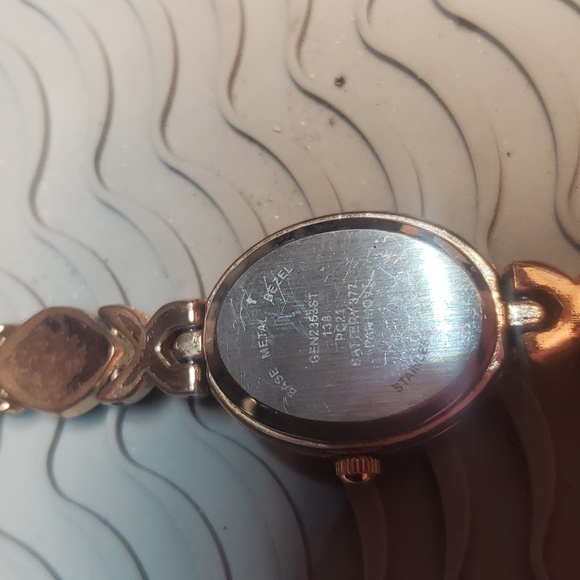 Watch - Picture 2 of 3